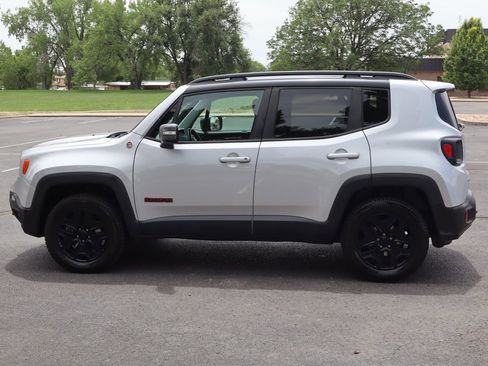 Used 2018 Jeep Renegade Trailhawk AWD/4WD image 9