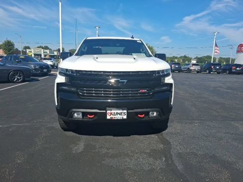Used 2021 Chevrolet Silverado 1500 LT Trail Boss w/ Bed Protection Package AWD/4WD image 4