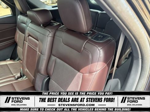 Used 2025 Ford Explorer Platinum AWD/4WD image 34