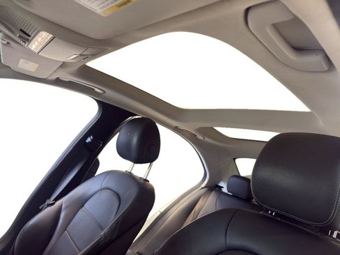 Used 2017 Mercedes-Benz C 300 4MATIC Sedan image 17