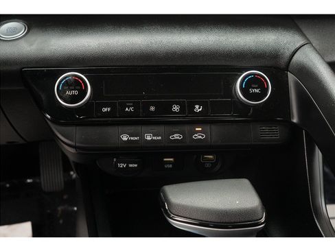 Used 2023 Hyundai Elantra SEL FWD image 20