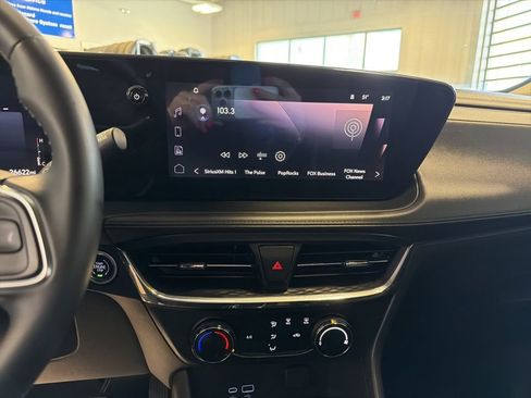 Used 2025 Buick Encore GX Preferred FWD image 15