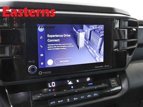 Used 2022 Toyota Tundra SR AWD/4WD image 18