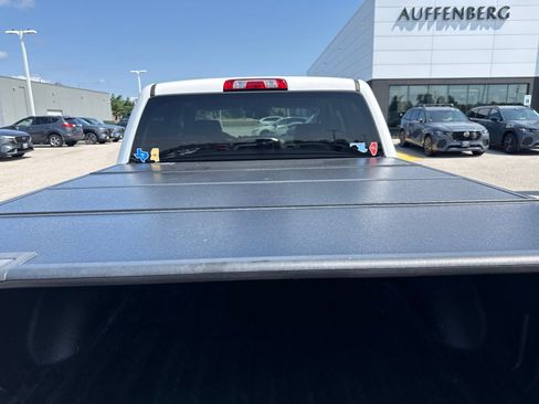 Used 2018 GMC Sierra 1500 SLT w/ SLT Premium Package AWD/4WD image 18