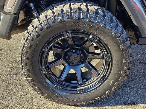 Used 2019 Jeep Wrangler Unlimited Sahara image 7