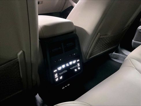 Used 2025 Porsche Macan Electric image 26