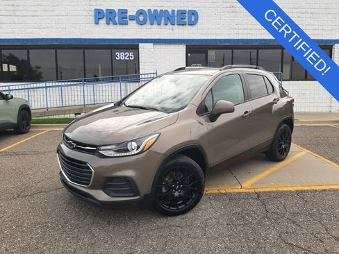 Certified 2021 Chevrolet Trax LT w/ Premium Seat Package AWD/4WD image 1