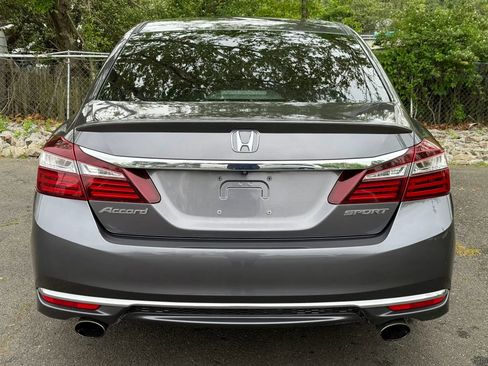 Used 2017 Honda Accord Sport image 5