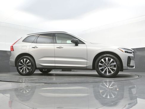 Certified 2024 Volvo XC60 B5 Plus AWD/4WD image 28