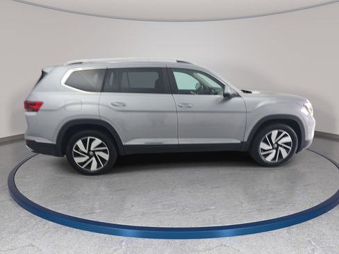 Certified 2025 Volkswagen Atlas SEL AWD/4WD image 4