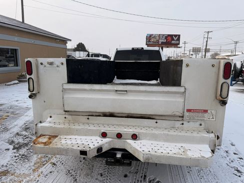 Used 2021 RAM 5500 Tradesman w/ Chrome Appearance Group AWD/4WD image 4