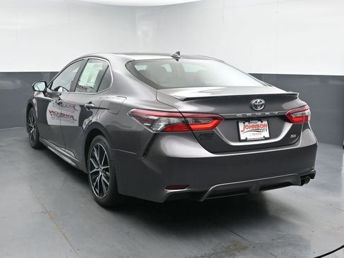 Used 2023 Toyota Camry SE FWD image 6