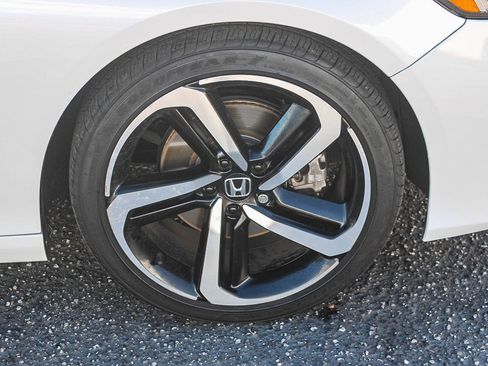 Used 2022 Honda Accord Sport image 11