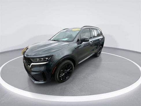 Used 2022 Kia Sorento SX image 4