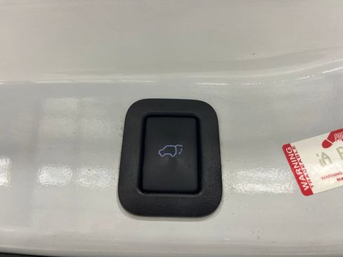 Used 2019 Toyota Highlander XLE AWD/4WD image 43