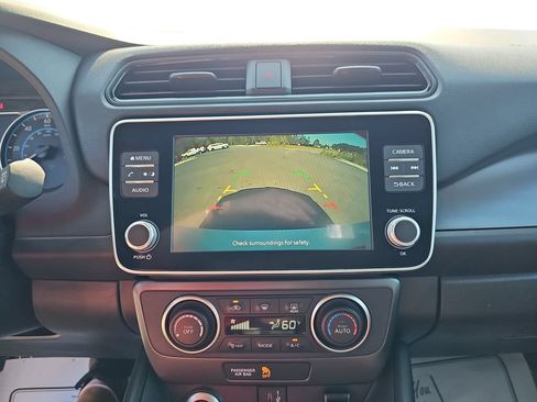 Used 2025 Nissan Leaf S FWD image 22