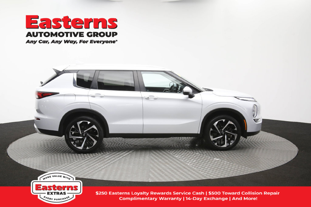 Used 2024 Mitsubishi Outlander SE AWD/4WD image 47