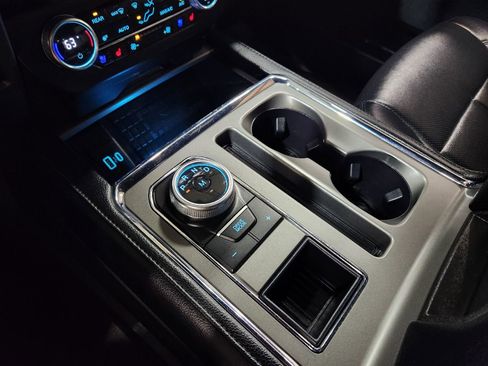 Used 2021 Ford Expedition XLT image 38