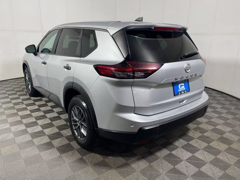 Used 2024 Nissan Rogue S FWD image 5