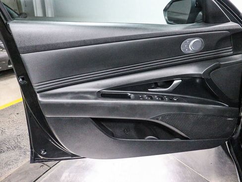 Used 2023 Hyundai Elantra Limited FWD image 22