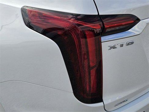 Certified 2025 Cadillac XT6 Premium Luxury image 11