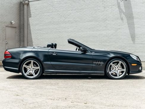 Used 2011 Mercedes-Benz SL 550 image 45