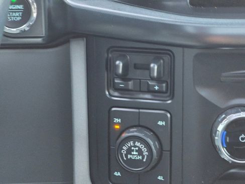 Used 2023 Ford F150 Limited image 17