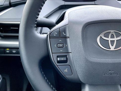 Used 2025 Toyota Prius LE image 18