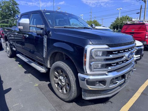 Used 2024 Ford F350 Lariat w/ Chrome Package AWD/4WD image 3