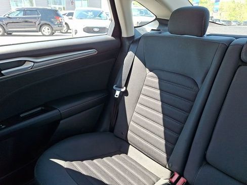 Certified 2017 Ford Fusion SE FWD image 23