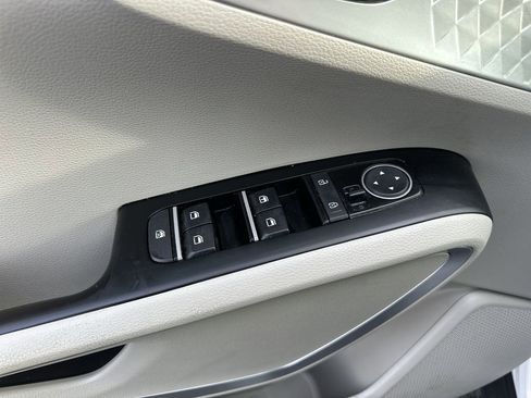 Used 2024 Kia Soul LX image 13