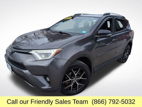 Used 2017 Toyota RAV4 SE image 1