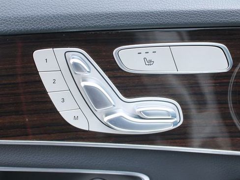 Used 2018 Mercedes-Benz C 300 4MATIC Sedan image 12