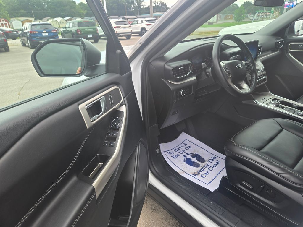 Used 2023 Ford Explorer XLT w/ Equipment Group 202A AWD/4WD image 6