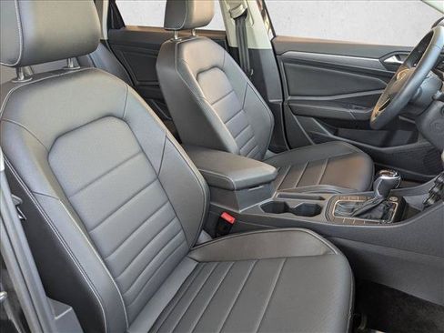 Used 2024 Volkswagen Jetta SE w/ Panoramic Sunroof Package FWD image 19