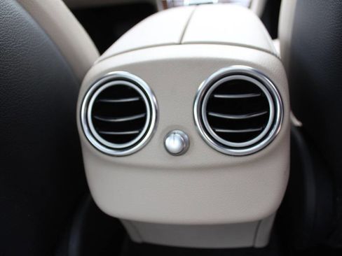 Used 2016 Mercedes-Benz C 300 4MATIC Sedan image 18