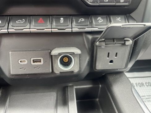 Used 2022 GMC Sierra 2500 Denali w/ Denali Black Diamond Edition image 27