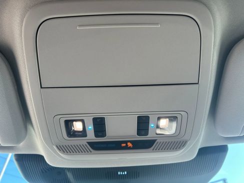 New 2025 Ford Explorer Active image 19