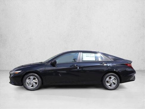 New 2026 Hyundai Elantra SE FWD image 8