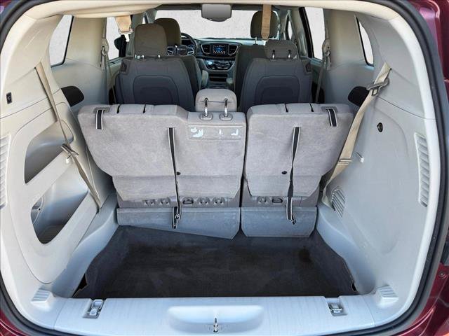 Used 2018 Chrysler Pacifica Touring Plus w/ Tire & Wheel Group FWD image 6