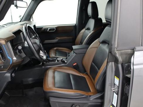 Used 2023 Ford Bronco Outer Banks AWD/4WD image 11