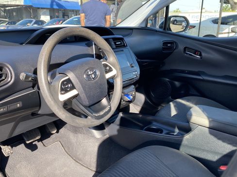Used 2016 Toyota Prius Two FWD image 15