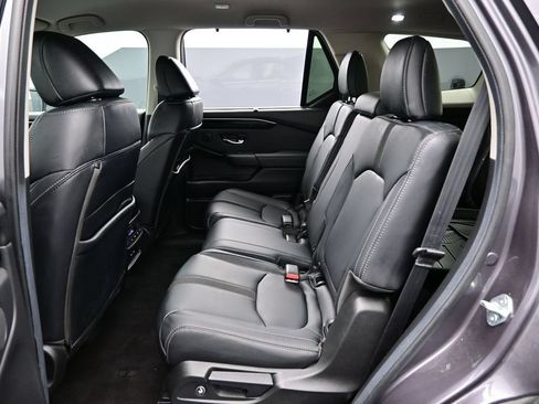 Used 2025 Honda Pilot EX-L image 26