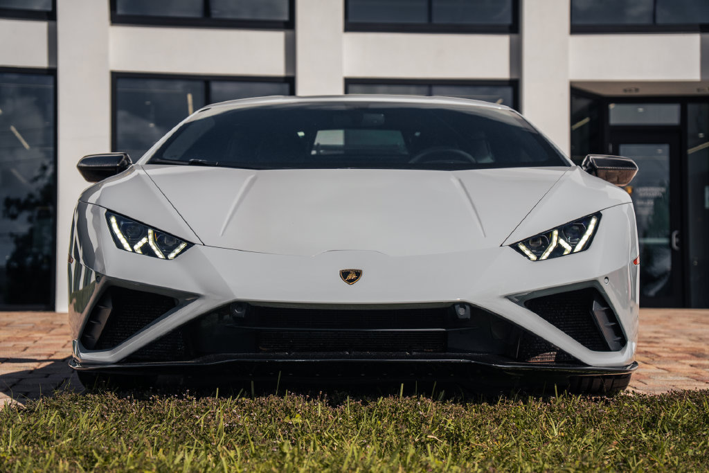 Used 2020 Lamborghini Huracan EVO RWD image 8