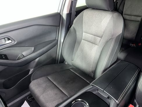 Used 2024 Nissan Rogue SV image 25