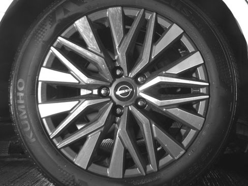 Used 2025 Nissan Altima 2.5 SV FWD image 15