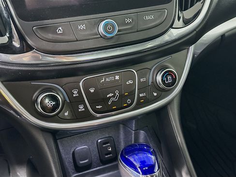 Used 2018 Chevrolet Volt Premier w/ Driver Confidence Package FWD image 24
