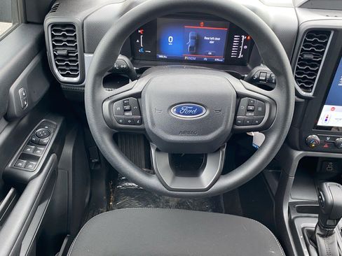 Used 2025 Ford Ranger XL image 7