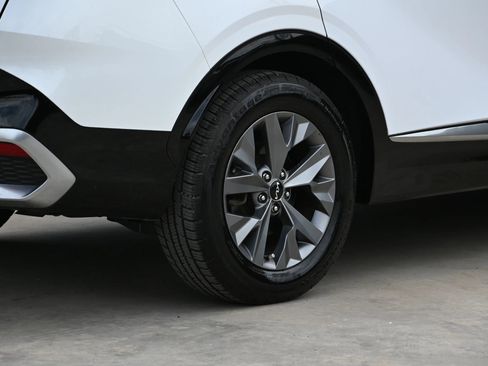 Used 2025 Kia Sportage EX w/ Premium Package FWD image 14