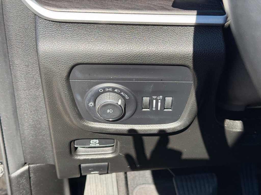 Used 2022 Jeep Grand Cherokee L Limited AWD/4WD image 18